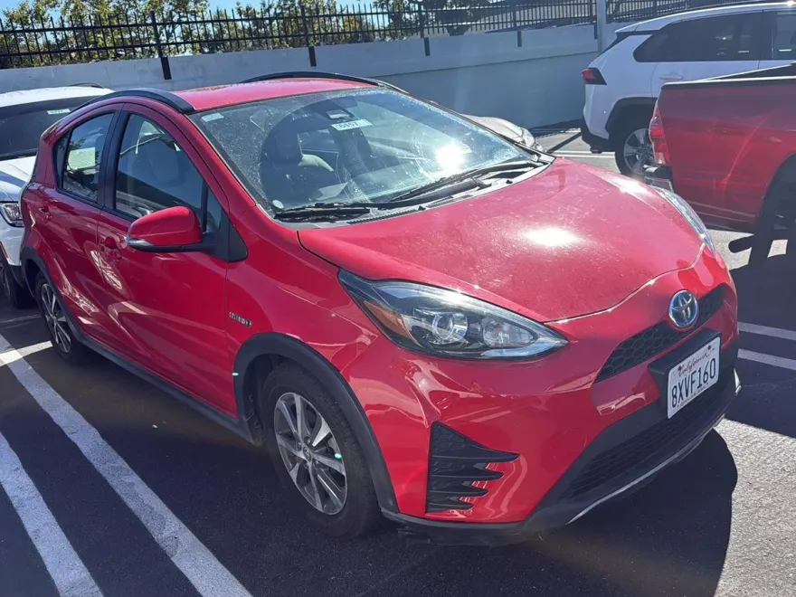 2018 Toyota Prius C One photo 1