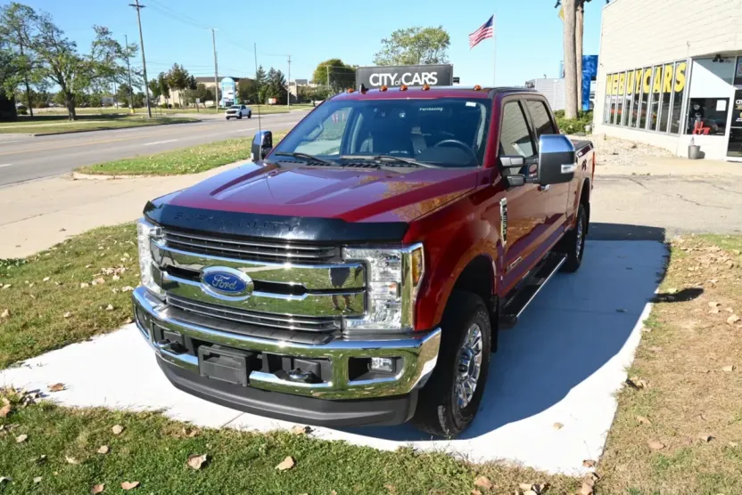 2019 Ford F-250 Lariat photo 1