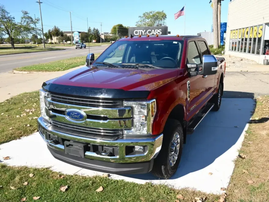 2019 Ford F-250 Lariat photo 1