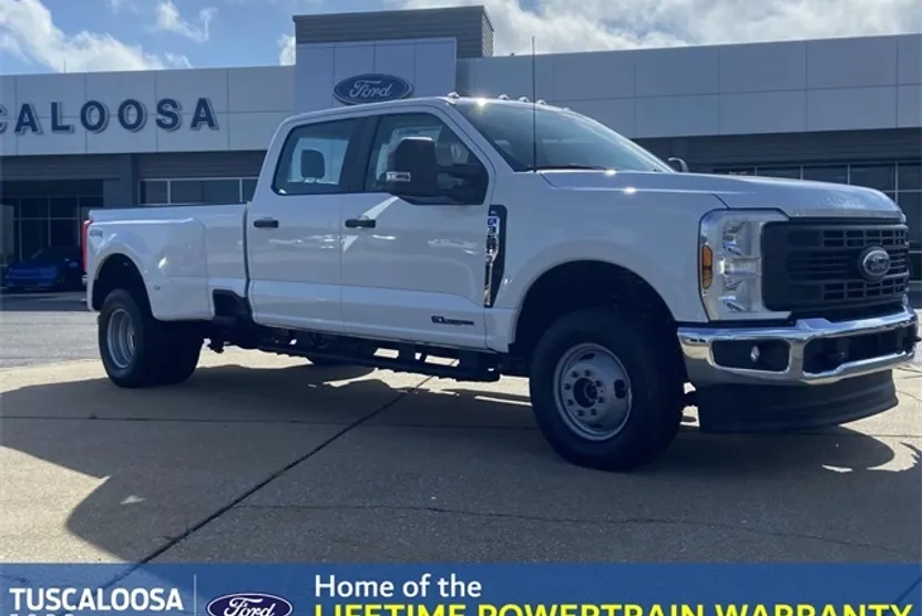 2025 Ford F-350 photo 1