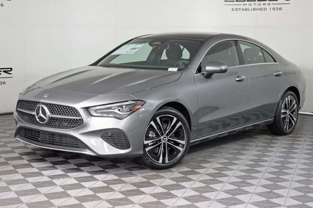 2025 Mercedes Benz CLA 250 4MATIC photo 1