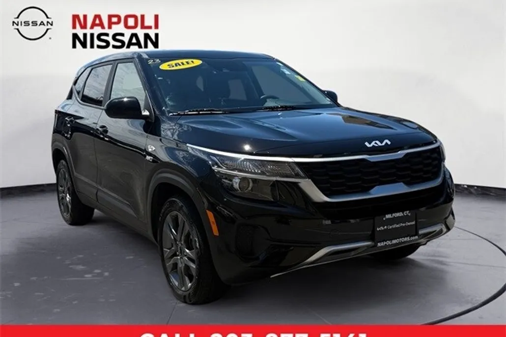 2023 Kia Seltos LX photo 1