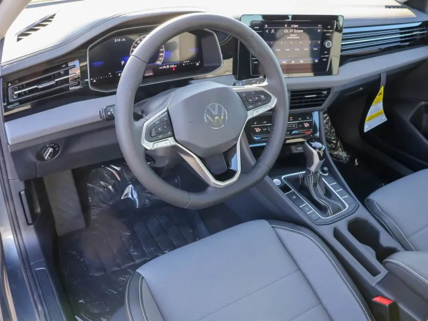 2025 Volkswagen Jetta 1.5T SE photo 1