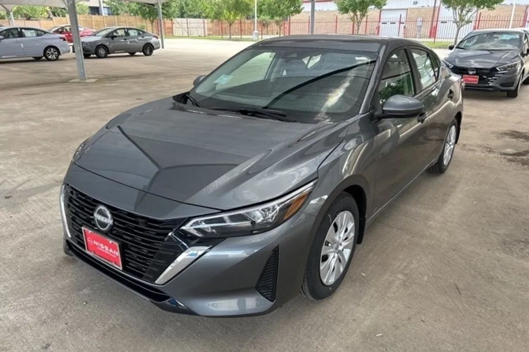 2025 Nissan Sentra S photo 1
