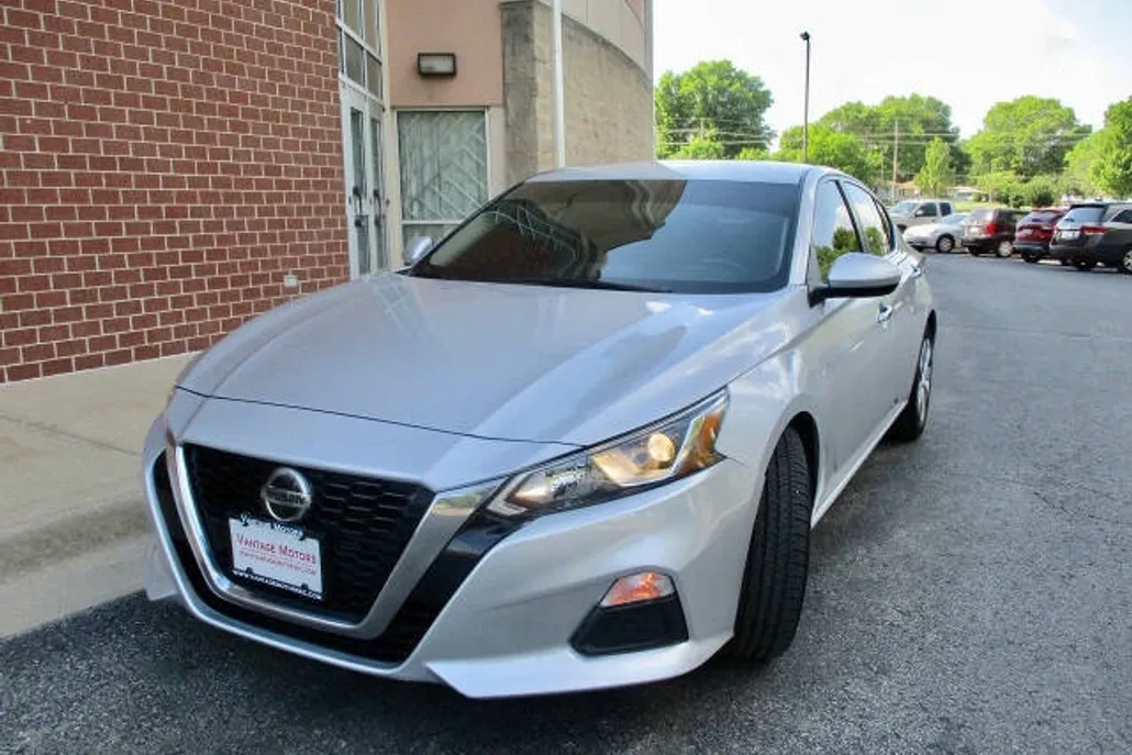 2020 Nissan Altima 2.5 photo 1