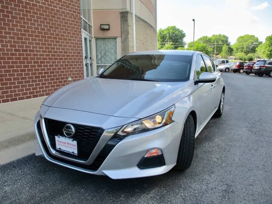 2020 Nissan Altima 2.5 photo 1