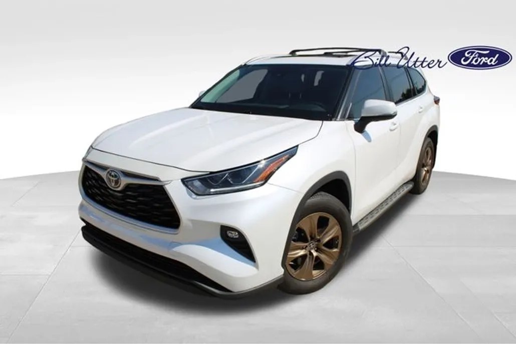 2023 Toyota Highlander Hybrid Bronze Edition photo 1