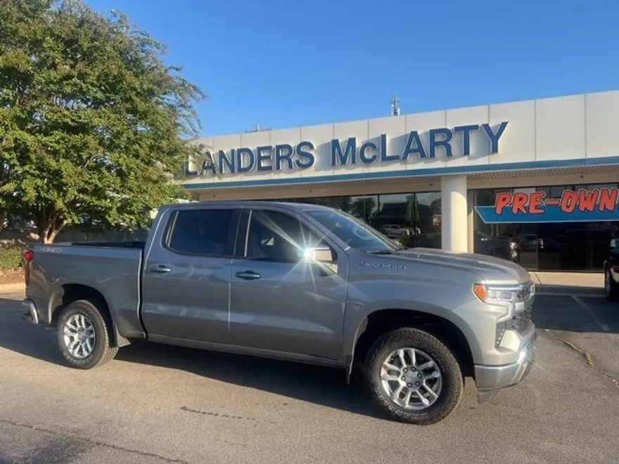 2024 Chevrolet Silverado 1500 LT photo 1