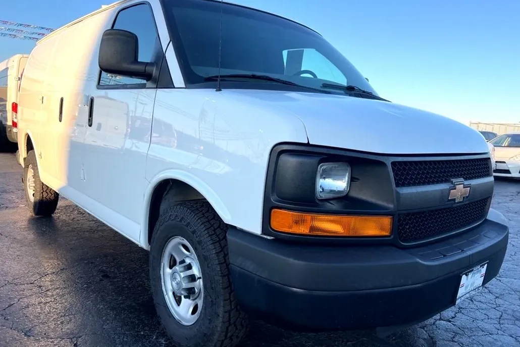 2015 Chevrolet Express 2500 Cargo photo 1