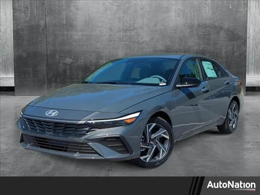 2025 Hyundai Elantra SEL Sport photo 1