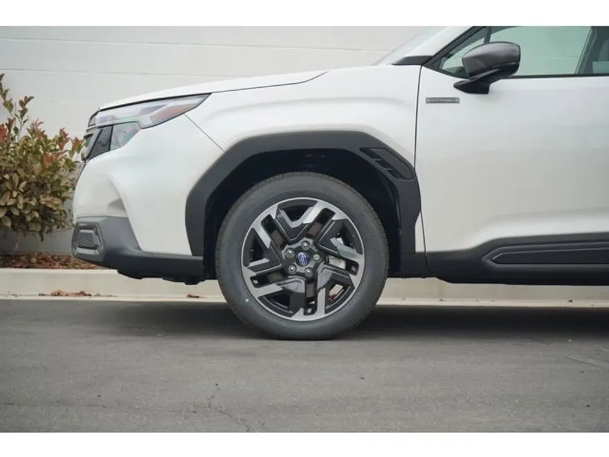 2025 Subaru Forester Limited photo 1