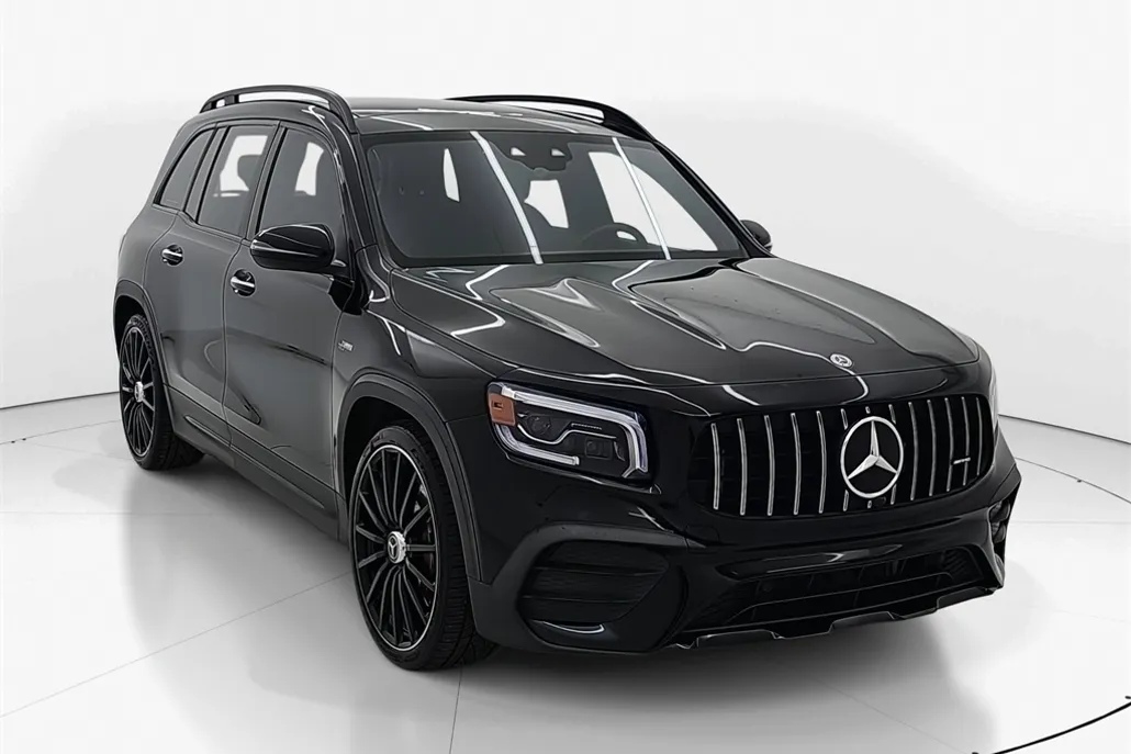 2023 Mercedes Benz GLB 35 AMG 4MATIC photo 1