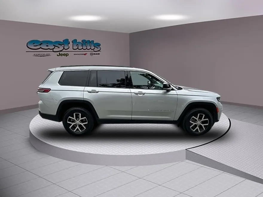 2024 Jeep Grand Cherokee Limited photo 1