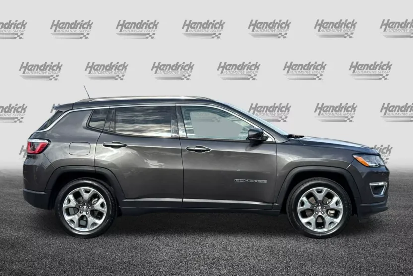 2019 Jeep Compass Limited photo 1
