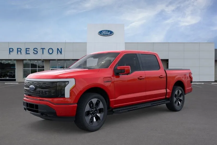 2022 Ford F-150 Lightning Platinum photo 1