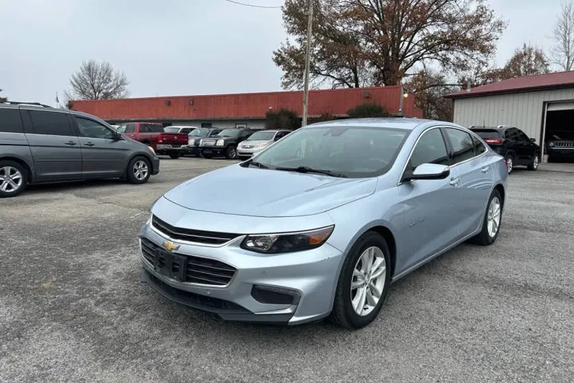 2018 Chevrolet Malibu 1LT photo 1