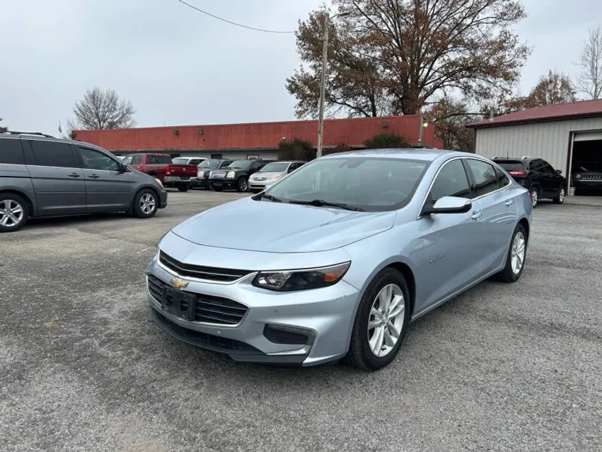 2018 Chevrolet Malibu 1LT photo 1