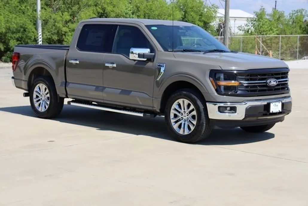 2025 Ford F-150 XLT photo 1