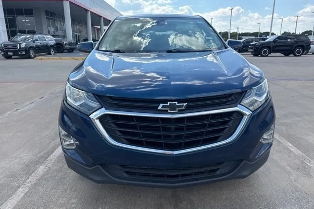 2020 Chevrolet Equinox LT photo 1