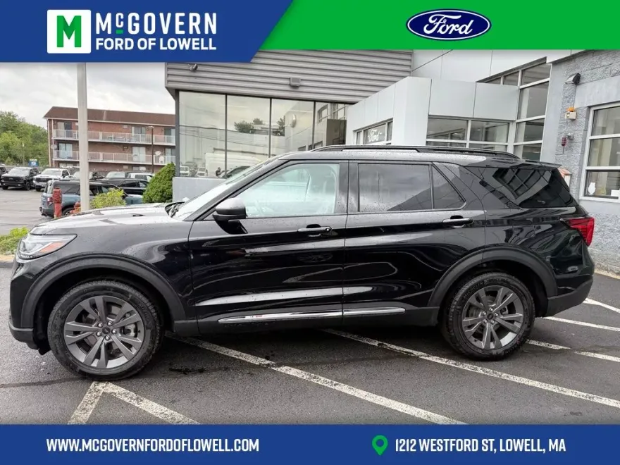 2025 Ford Explorer photo 1