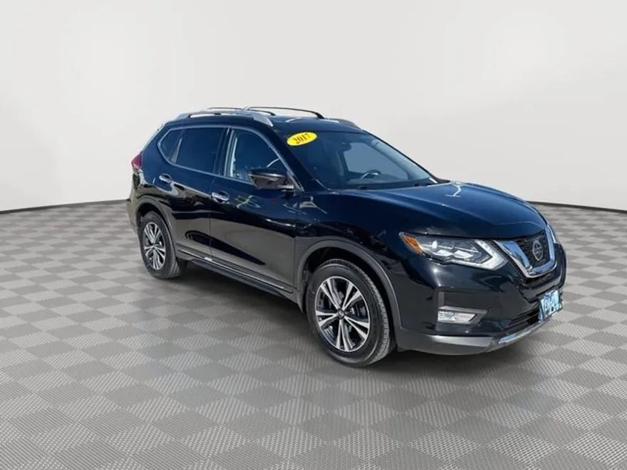 2017 Nissan Rogue SL photo 1