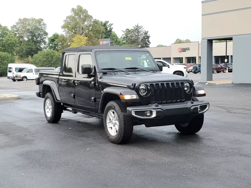 2022 Jeep Gladiator Sport S photo 1