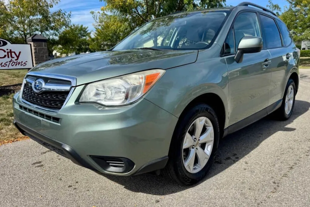2014 Subaru Forester 2.5i Premium photo 1