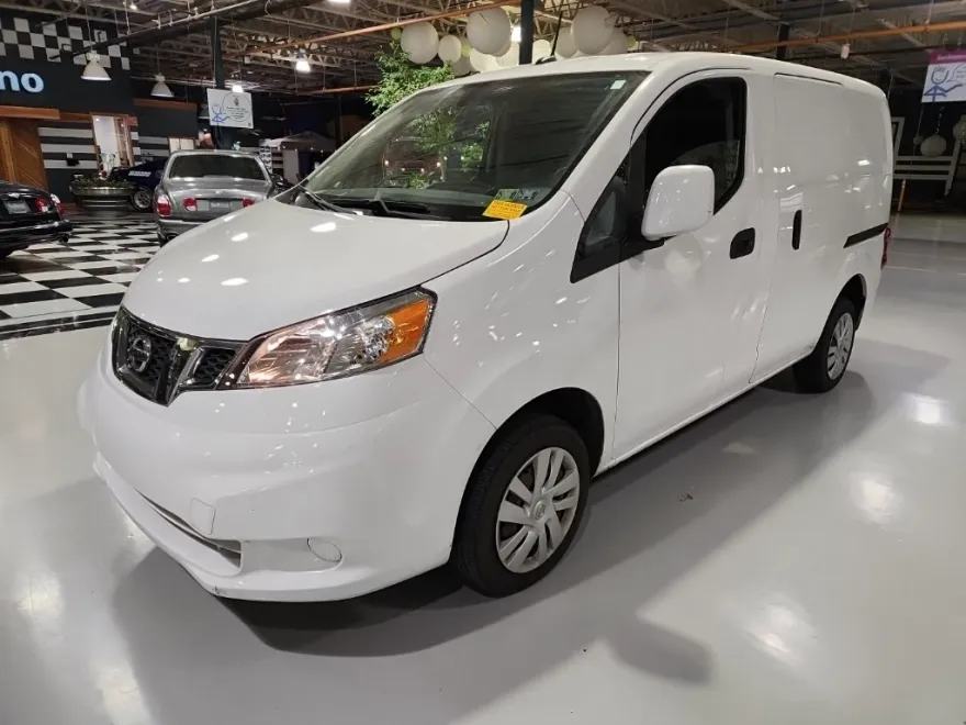 2019 Nissan NV200 SV photo 1