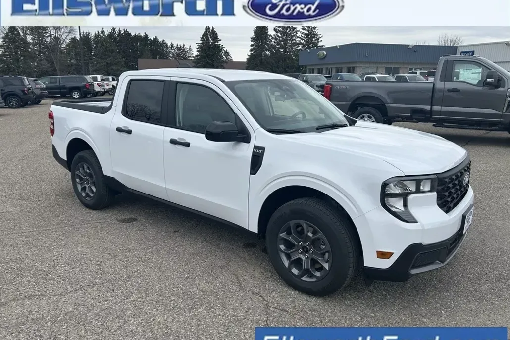 2025 Ford Maverick XLT photo 1