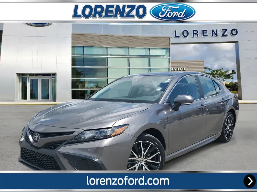 2024 Toyota Camry SE photo 1