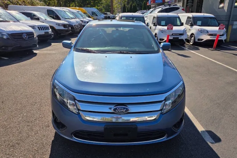 2010 Ford Fusion SE photo 1