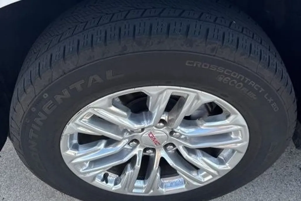 2023 Gmc Yukon SLT photo 1