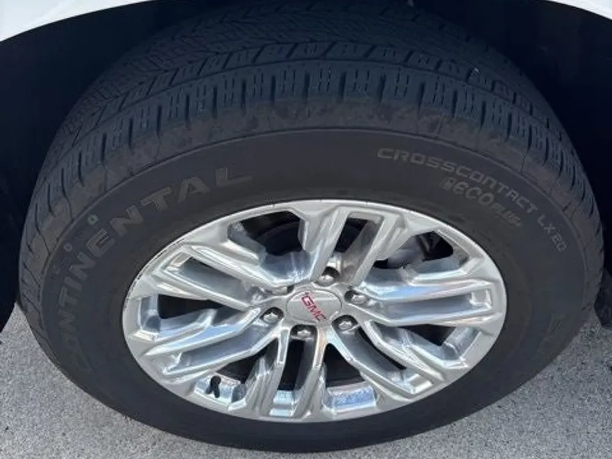 2023 Gmc Yukon SLT photo 1