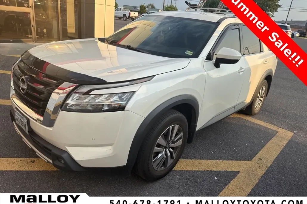 2022 Nissan Pathfinder SL photo 1