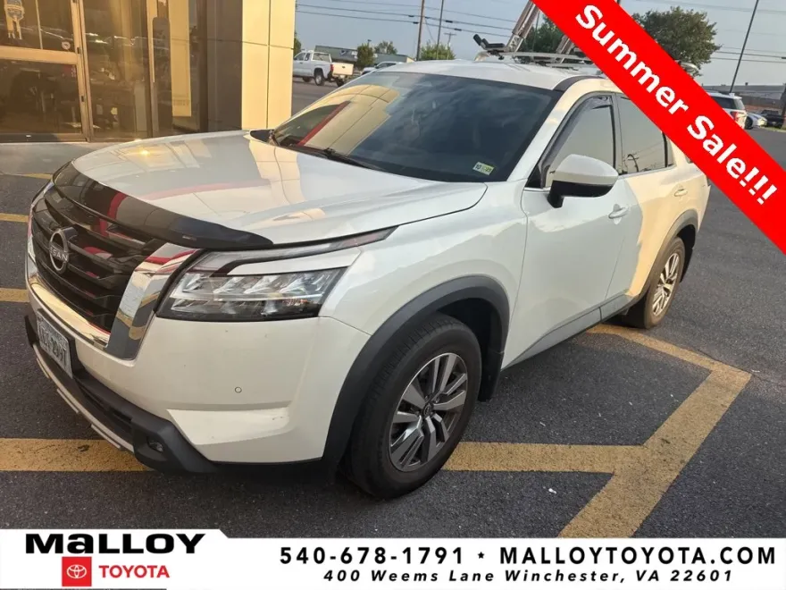 2022 Nissan Pathfinder SL photo 1