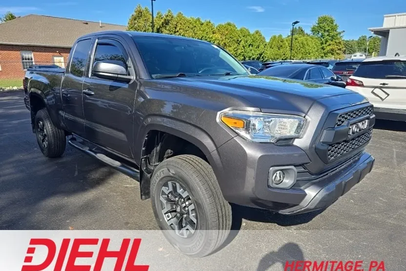 2016 Toyota Tacoma SR photo 1
