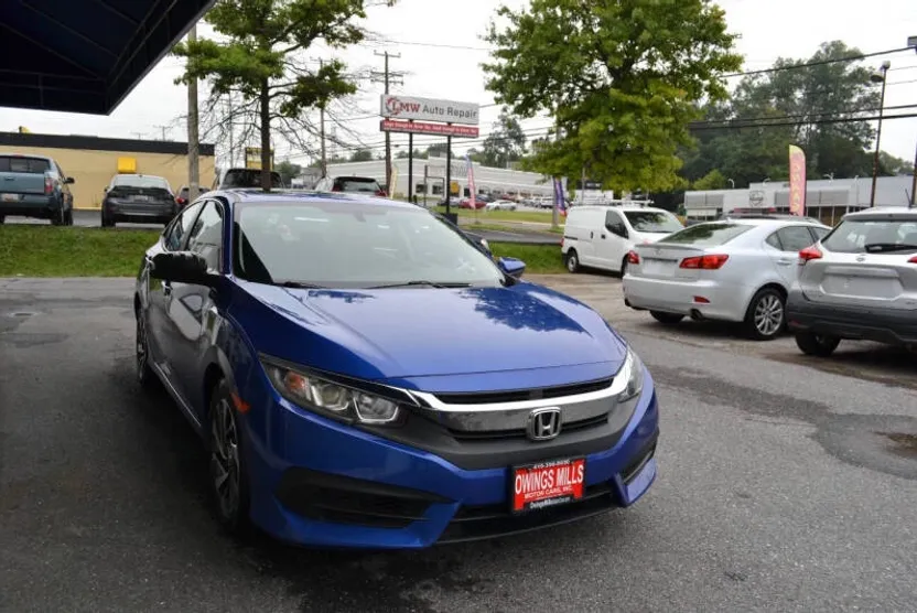 2018 Honda Civic EX photo 1