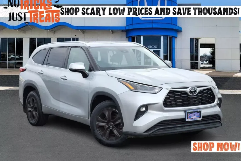 2021 Toyota Highlander XLE photo 1