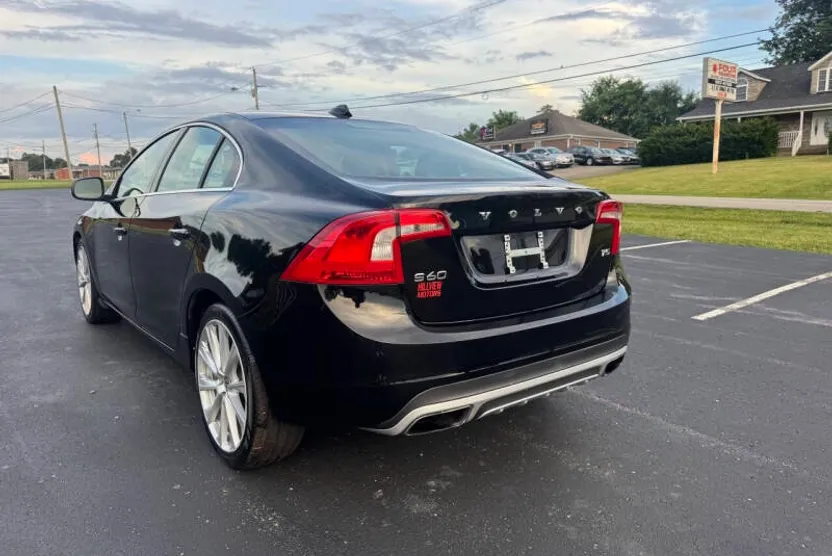 2014 Volvo S60 T5 Premier Plus photo 1