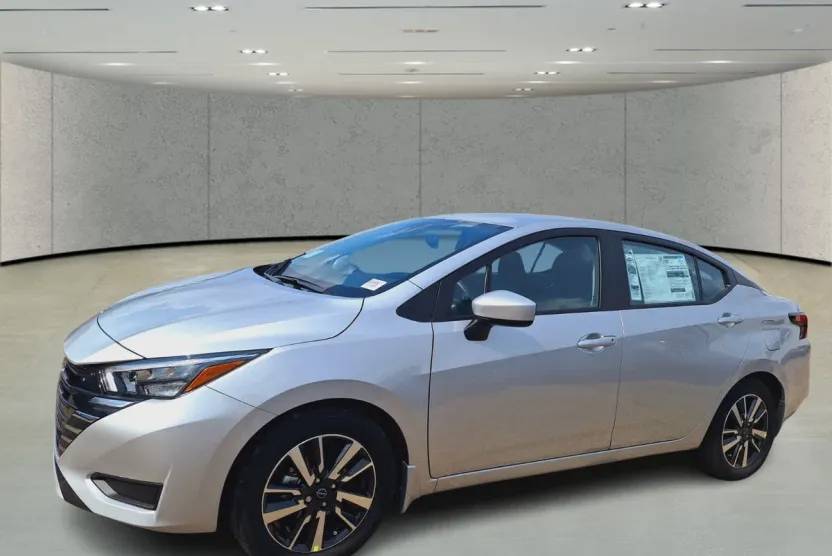 2025 Nissan Versa SV photo 1