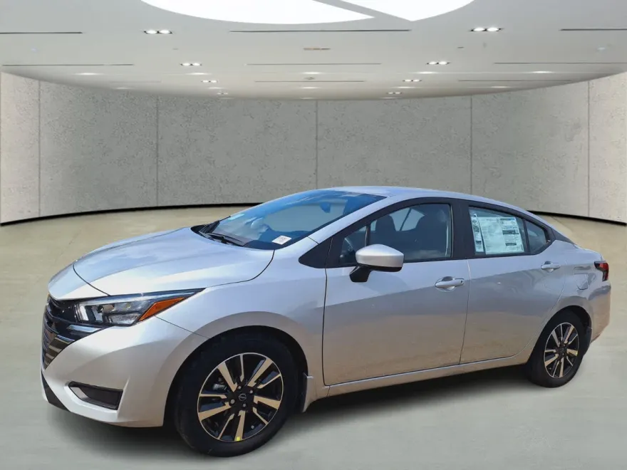 2025 Nissan Versa SV photo 1