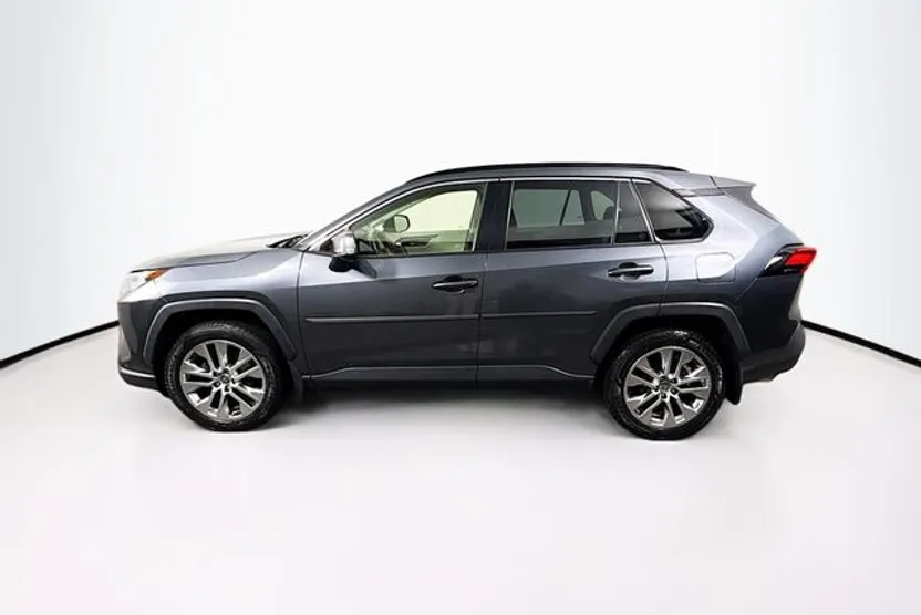 2020 Toyota RAV4 XLE Premium photo 1