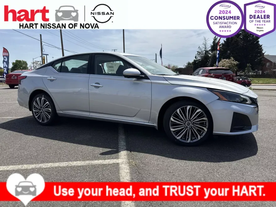 2025 Nissan Altima SL photo 1