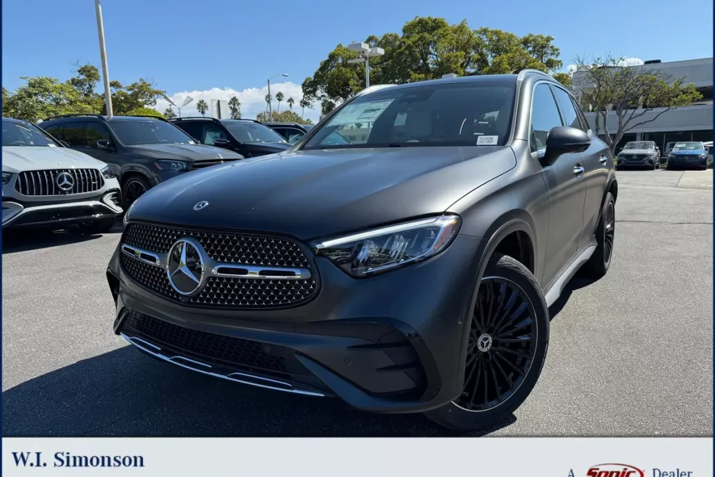 2026 Mercedes Benz GLC 300 photo 1