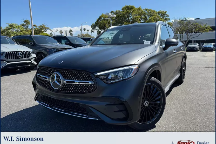 2026 Mercedes Benz GLC 300 photo 1