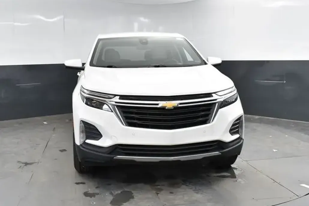 2024 Chevrolet Equinox LT photo 1