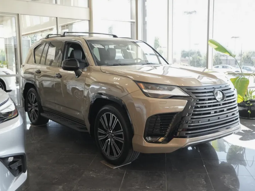 2025 Lexus LX photo 1