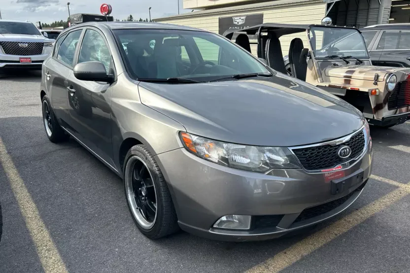 2011 Kia Forte SX photo 1