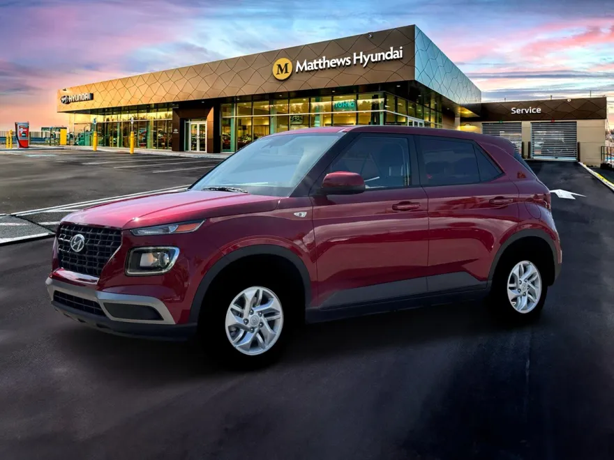 2025 Hyundai Venue SE photo 1