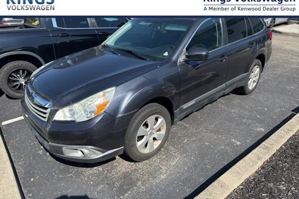 2011 Subaru Outback 2.5i Premium photo 1